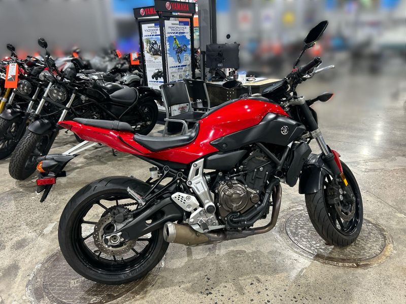 Used 2017 Yamaha FZ-07 Image 12