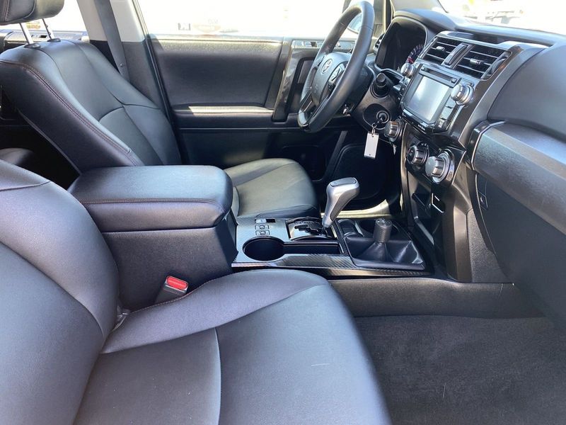 2019 Toyota 4Runner TRD Off-Road PremiumImage 12
