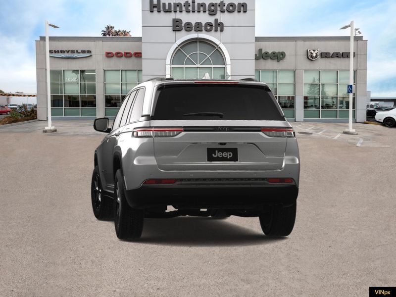2025 Jeep Grand Cherokee Altitude 4x2Image 13