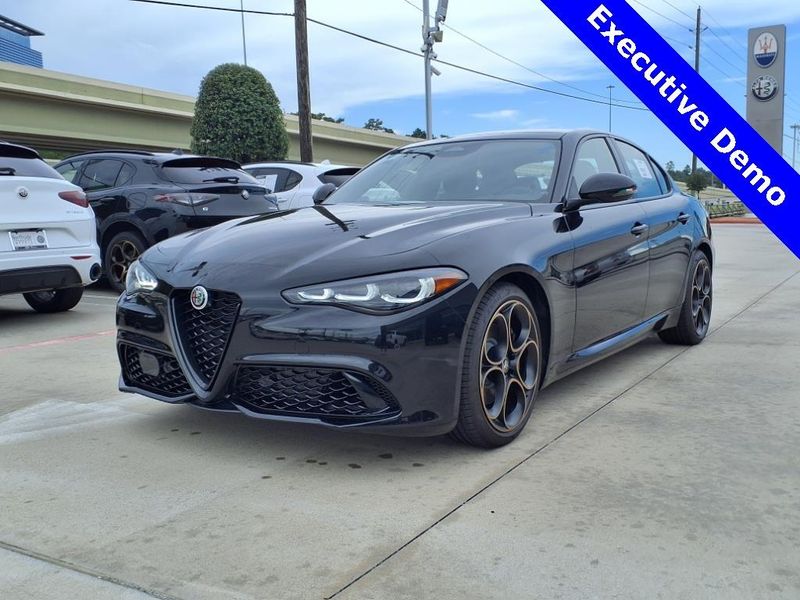 New 2025 Alfa Romeo Giulia Intensa RwdImage 2