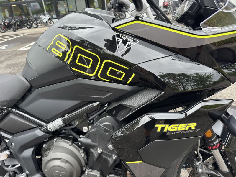 2025 Triumph Tiger Sport 800 - SAPPHIRE BLACK 