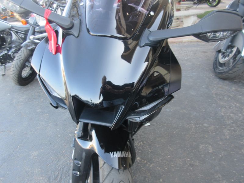 USED 2022 YAMAHA YZF-R1 Image 8