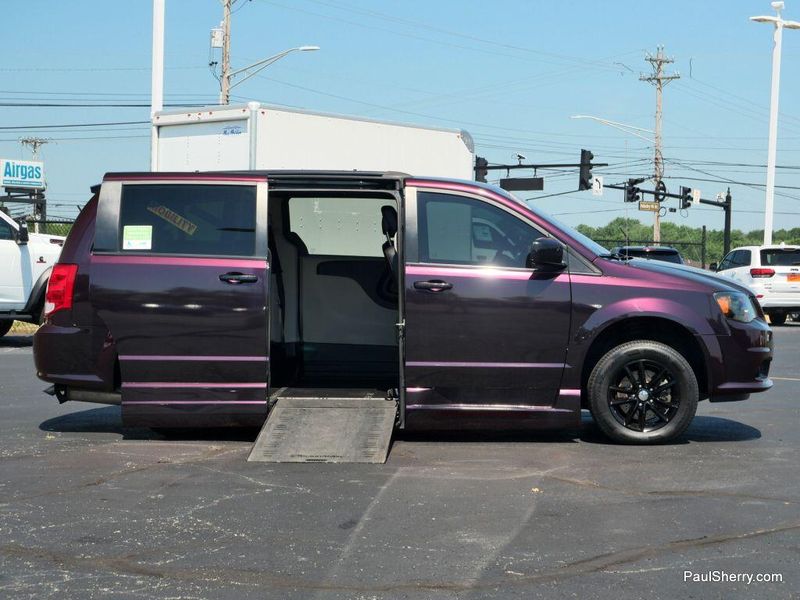 Used 2019 Dodge Grand Caravan SXTImage 7