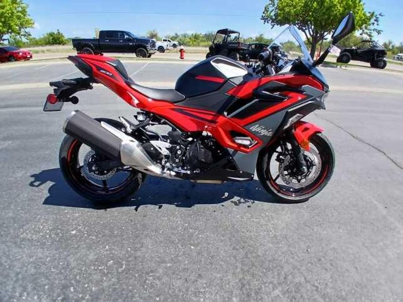 2025 Kawasaki NINJA 500 SE ABS 