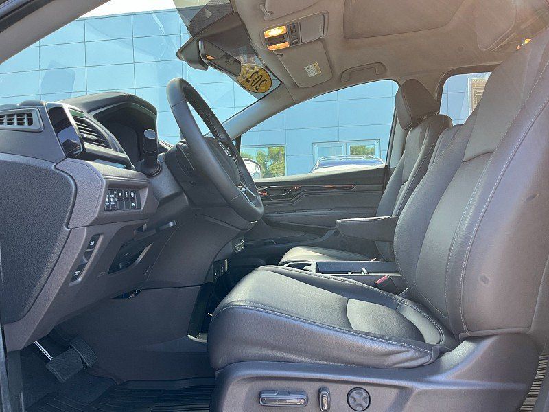 2022 Honda Odyssey Touring AutoImage 10