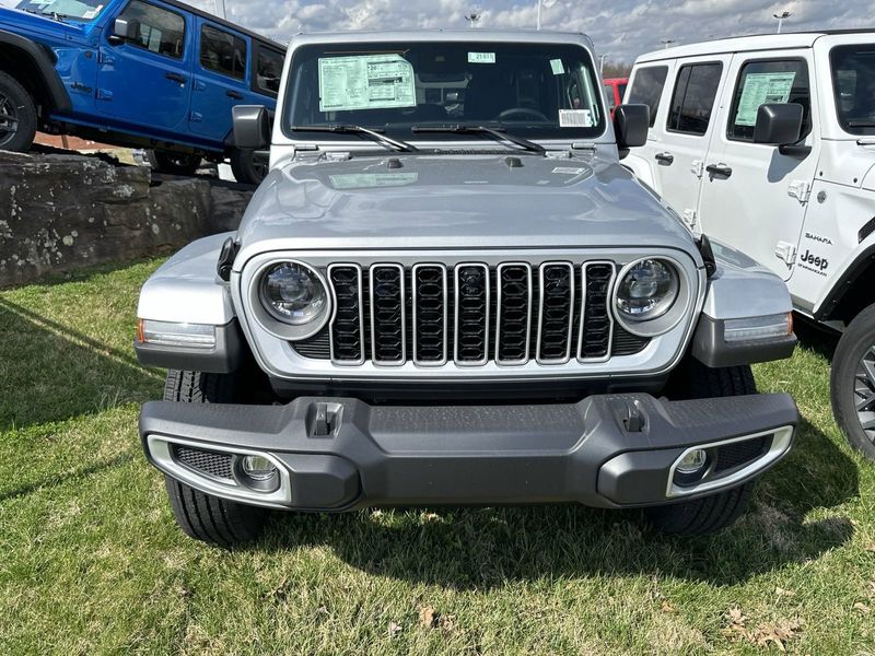 2024 Jeep Wrangler 4-door SaharaImage 2