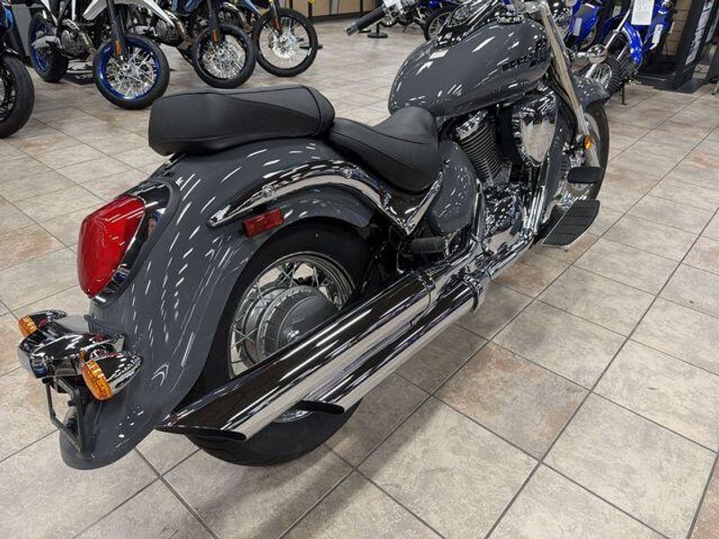 New 2025 Suzuki BOULEVARD C50 Image 17