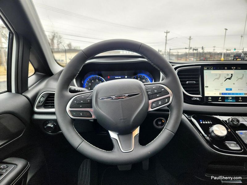 New 2026 Chrysler Voyager Lx