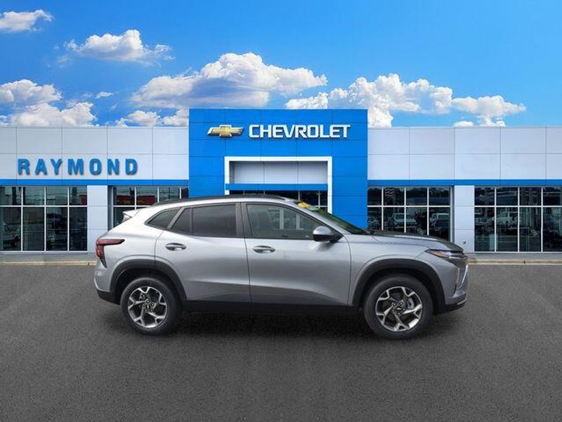 New 2026 Chevrolet Trax LTImage 2
