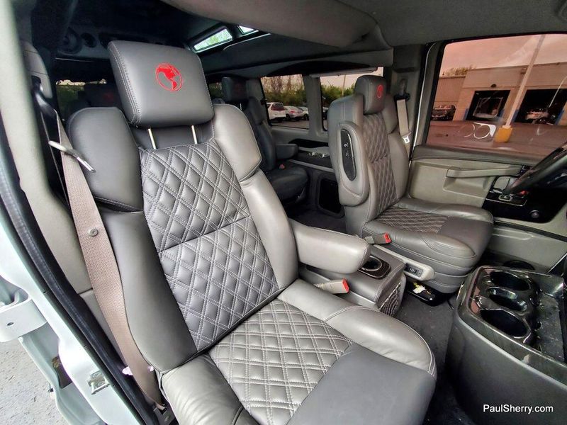 2022 GMC Savana Cargo Image 13