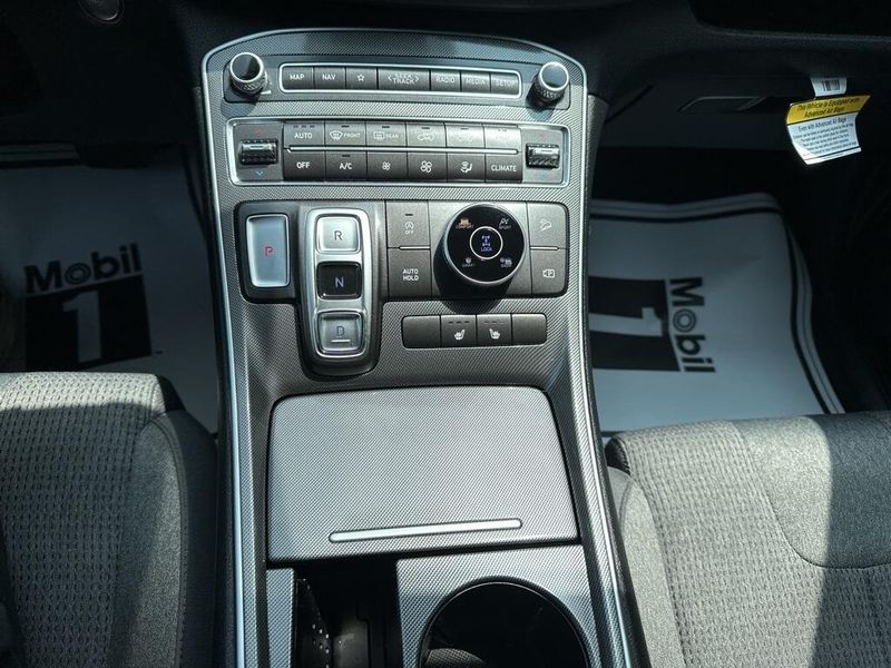 2023 Hyundai Santa Fe SELImage 27