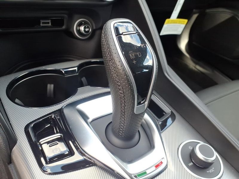 New 2025 Alfa Romeo Giulia AwdImage 22