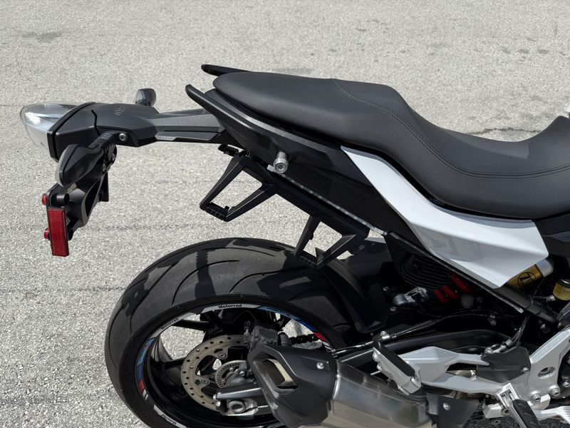 2022 BMW F 900 R