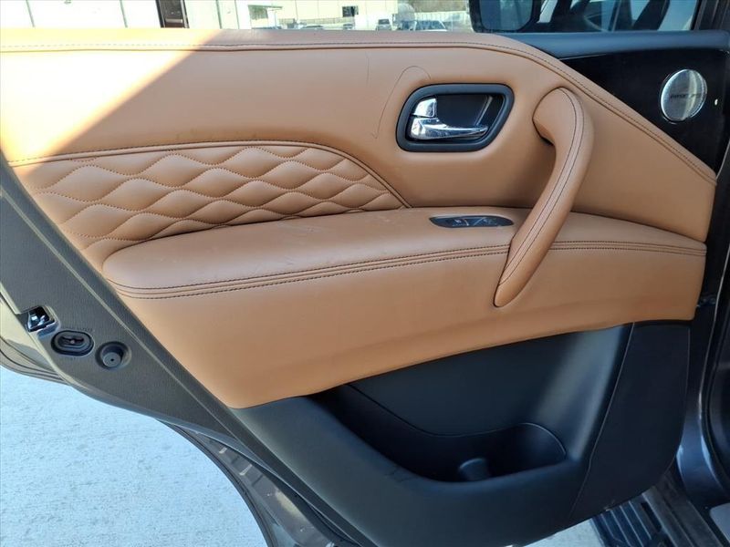 Used 2024 INFINITI QX80 SensoryImage 11