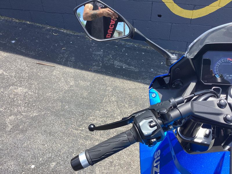 2024 Suzuki GSXS 8R 