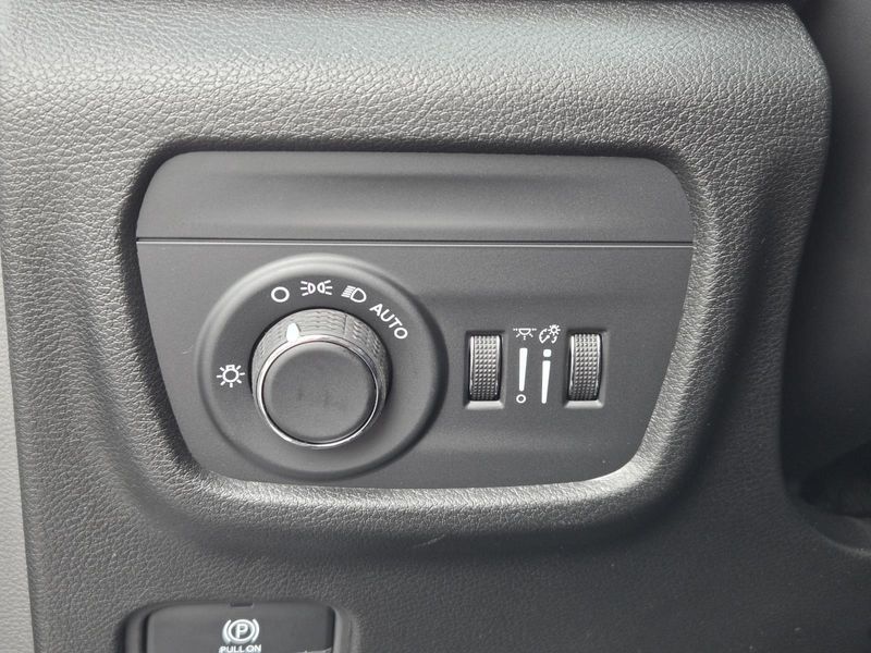 New 2026 Jeep Grand Cherokee L Laredo Altitude 4x4