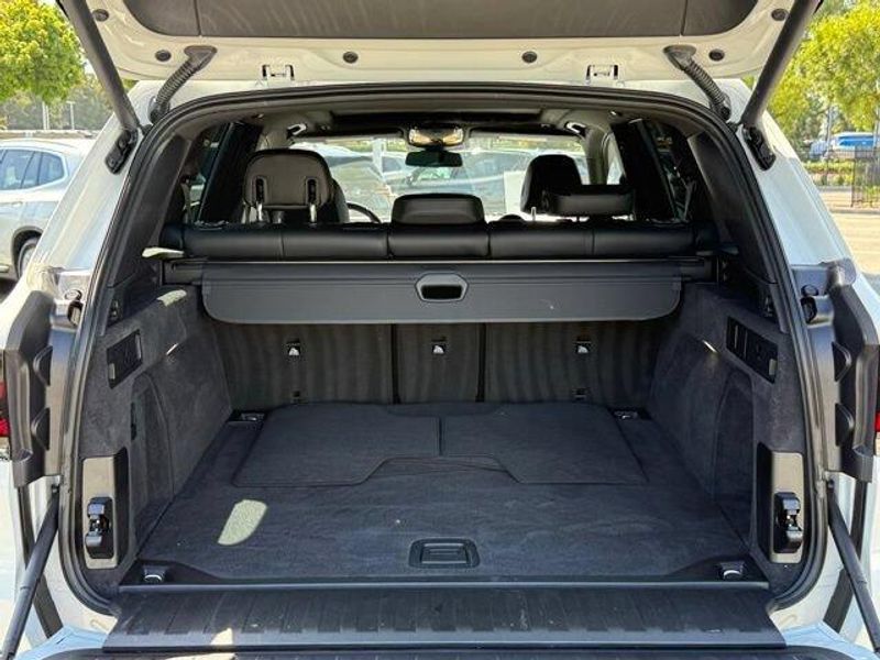 Used 2024 BMW X5 xDrive40iImage 11