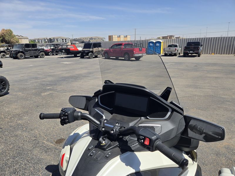 NEW 2026 CAN-AM SPYDER RT SEATOSKY Image 20