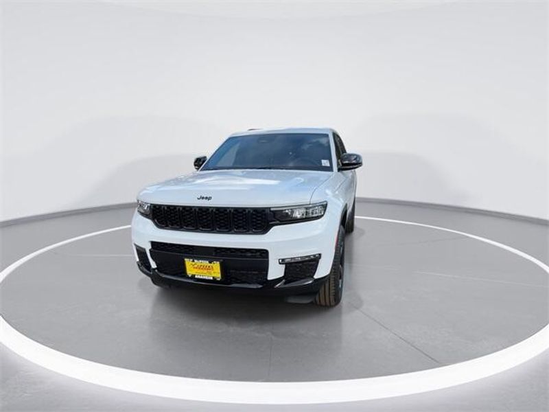 New 2025 Jeep Grand Cherokee L Limited 4x4Image 3