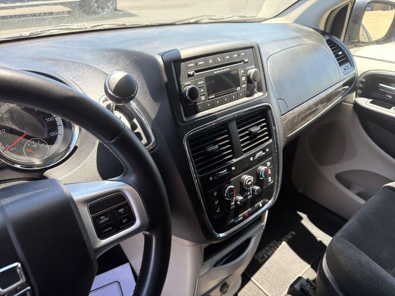 Used 2016 Dodge Grand Caravan SEImage 38