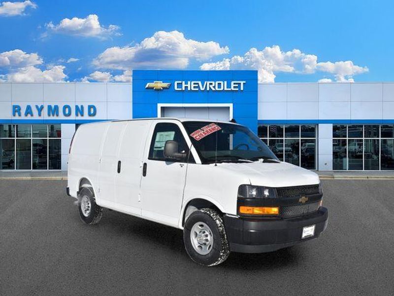 New 2025 Chevrolet Express 2500 Work VanImage 11