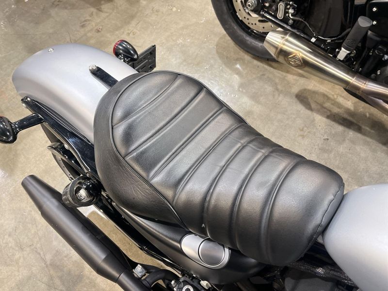 Used 2020 Harley-Davidson SPORTSTER IRON 883 Image 19