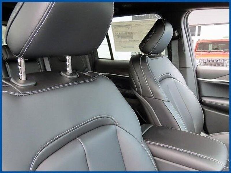 New 2025 Jeep Grand Cherokee LimitedImage 9