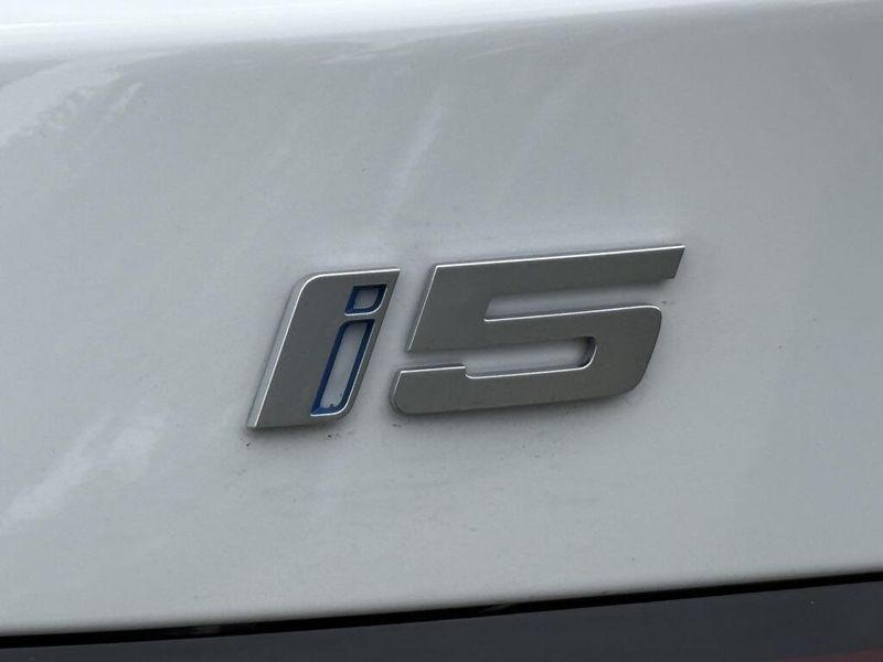 2025 BMW i5 eDrive40Image 13