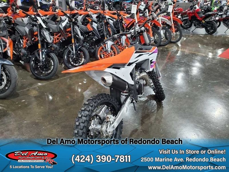 2024 KTM 450 SX-F  in a ORANGE exterior color. Del Amo Motorsports of Redondo Beach (424) 304-1660 delamomotorsports.com 