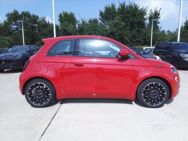 2024 Fiat 500e Battery ElectricImage 7