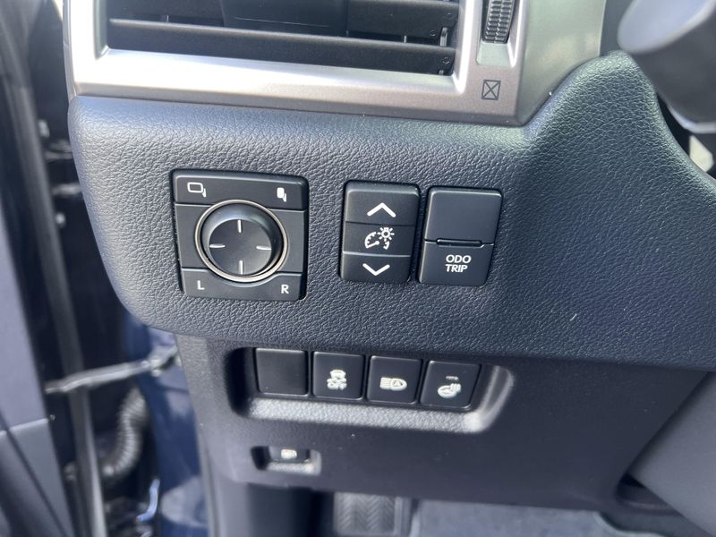 2023 Lexus GX 460 Image 13