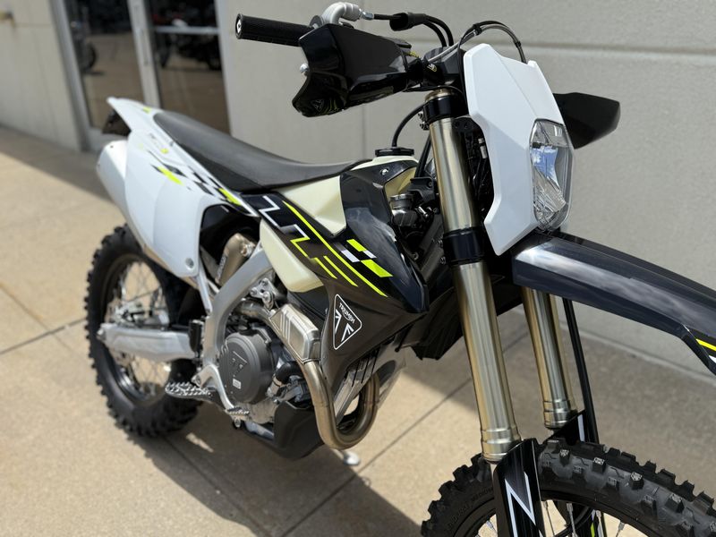 2026 Triumph TF250EImage 8