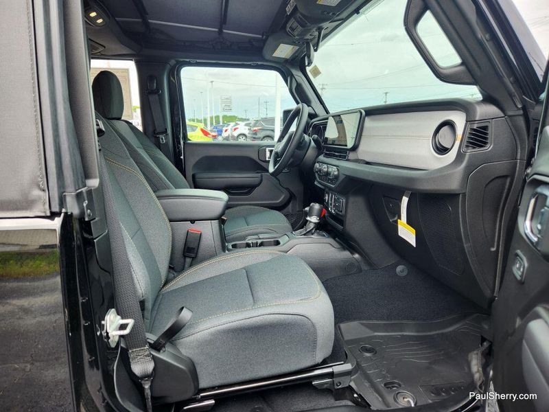2025 Jeep Wrangler 2-door SportImage 23