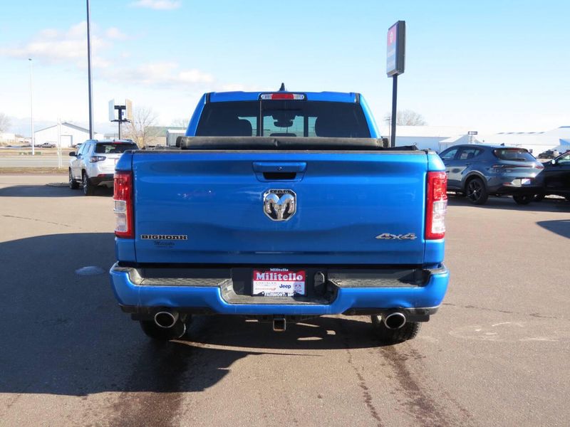 Used 2021 RAM 1500 Big Horn 4x4 4dr Crew Cab 5.6 ft. SB PickupImage 7