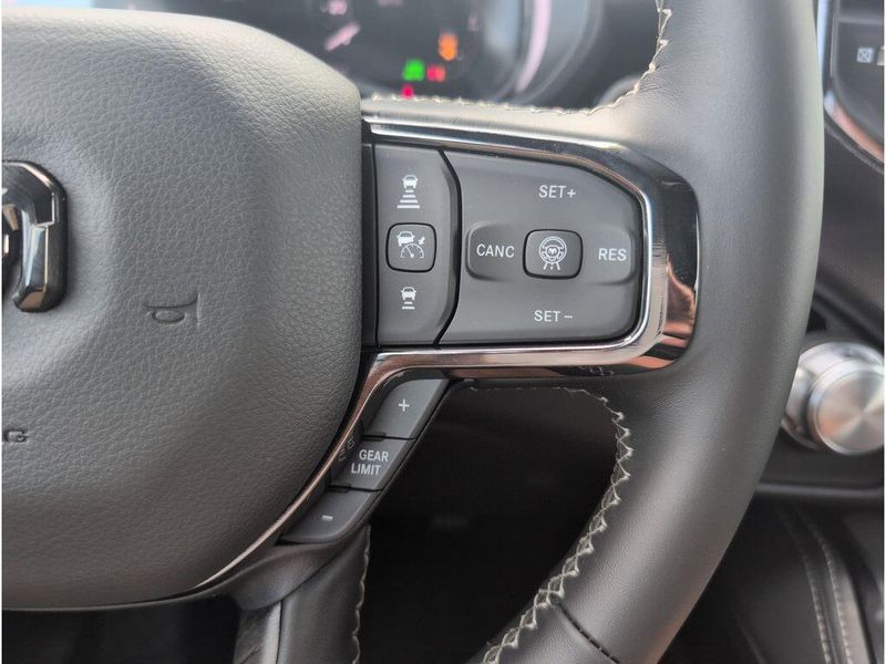 2025 RAM 1500 Limited Crew Cab 4x4 5