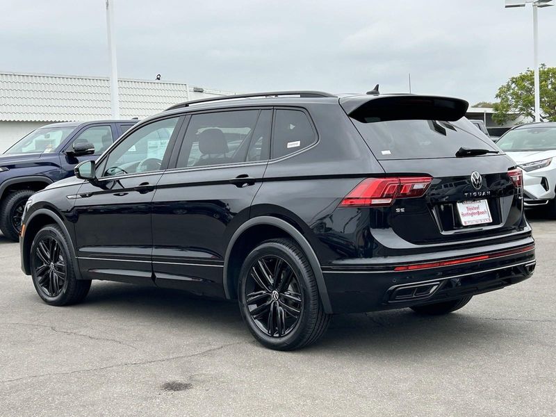 2022 Volkswagen Tiguan 2.0T SE R-Line BlackImage 6