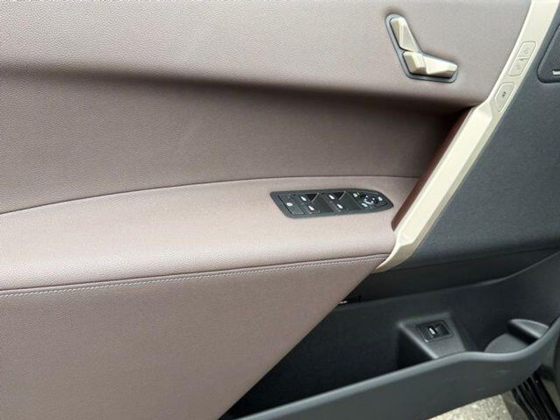 New 2026 BMW iX xDrive45Image 15