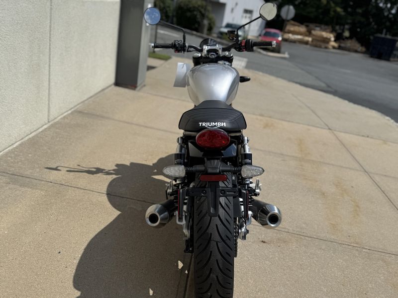 2025 Triumph SPEED TWIN 900Image 5
