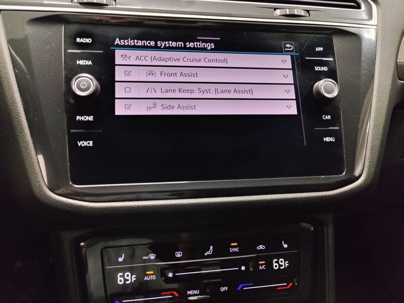 Used 2023 Volkswagen Tiguan SE R-Line Black AWD w/SunroofImage 8