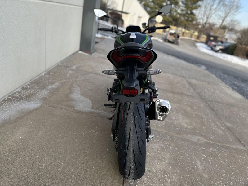 2025 Kawasaki Z900 SE ABSImage 5