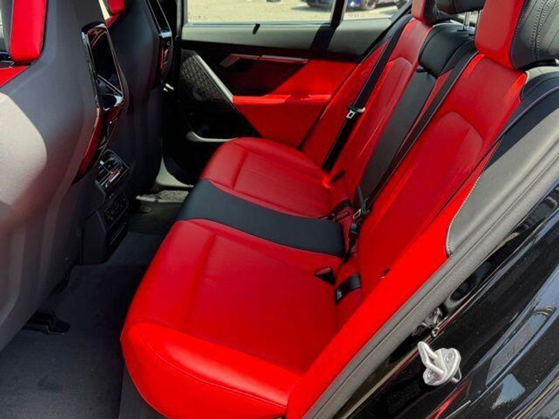 New 2026 BMW M5 BaseImage 27