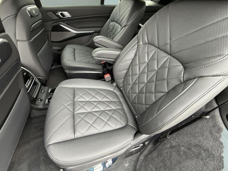 2026 BMW X7 xDrive40iImage 28