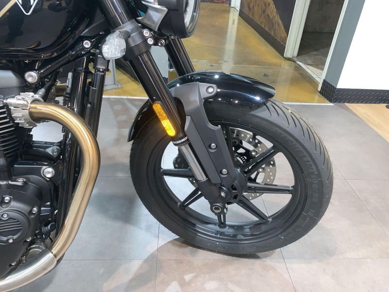 2025 Triumph SPEED TWIN 900 Image 10
