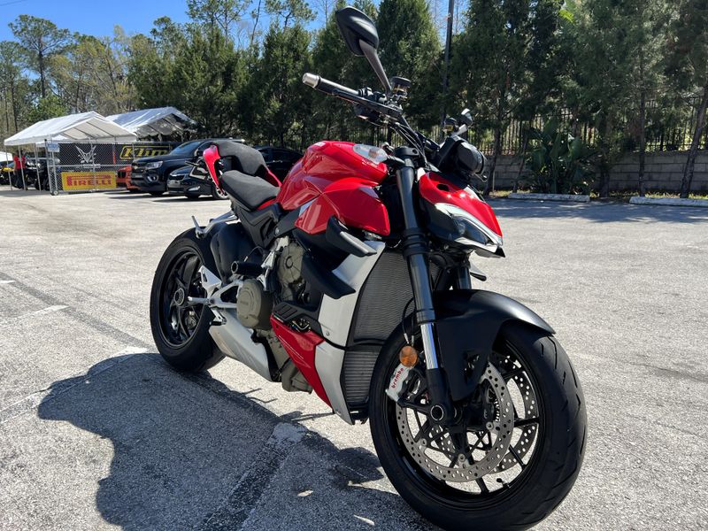 2021 Ducati Streetfighter V4 