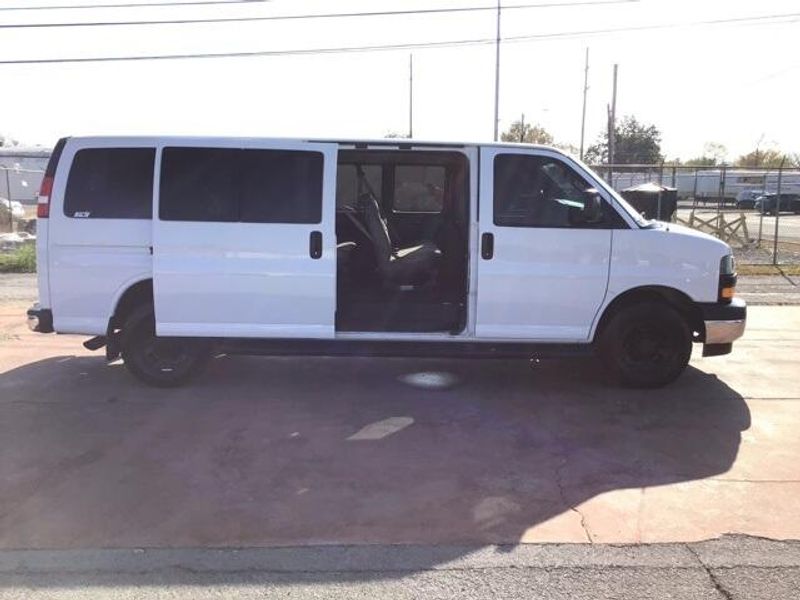 2019 Chevrolet Express 3500 LTImage 21