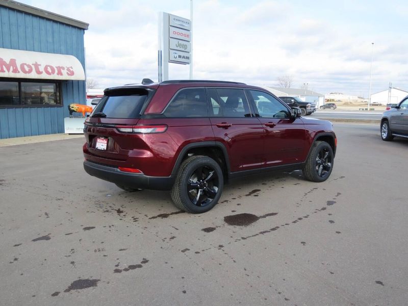 New 2026 Jeep Grand Cherokee Limited 4x4Image 6
