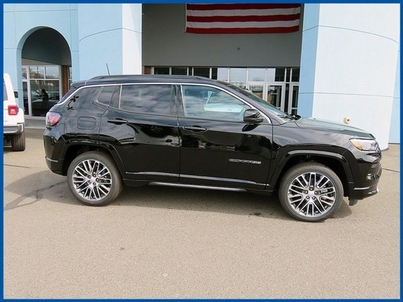 2023 Jeep Compass LimitedImage 2