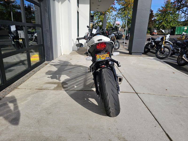 2025 Triumph Street Triple 765 R