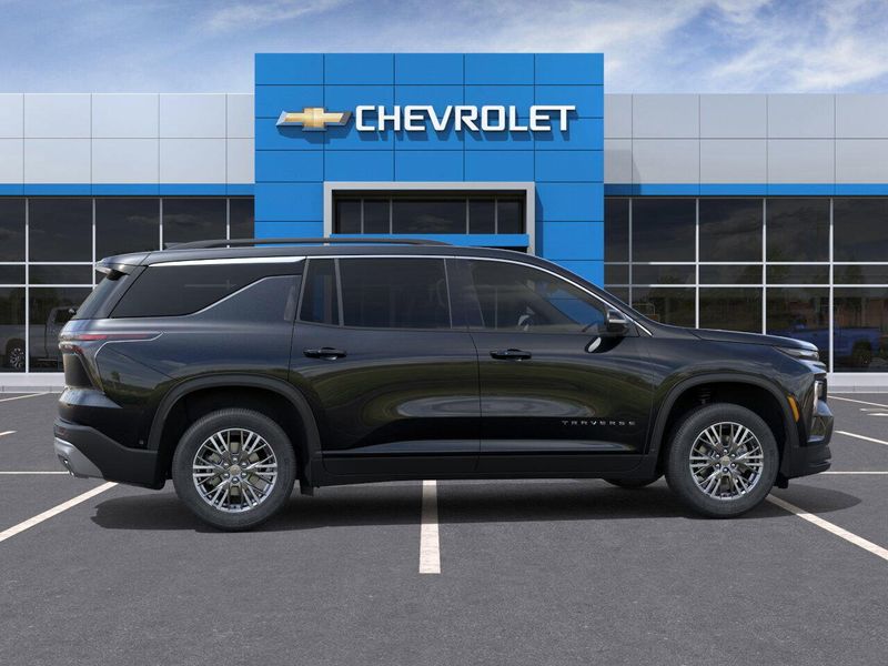 New 2025 Chevrolet Traverse FWD LTImage 5