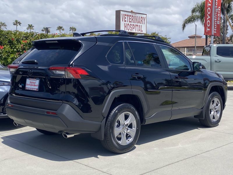 2025 Toyota RAV4 XLEImage 3